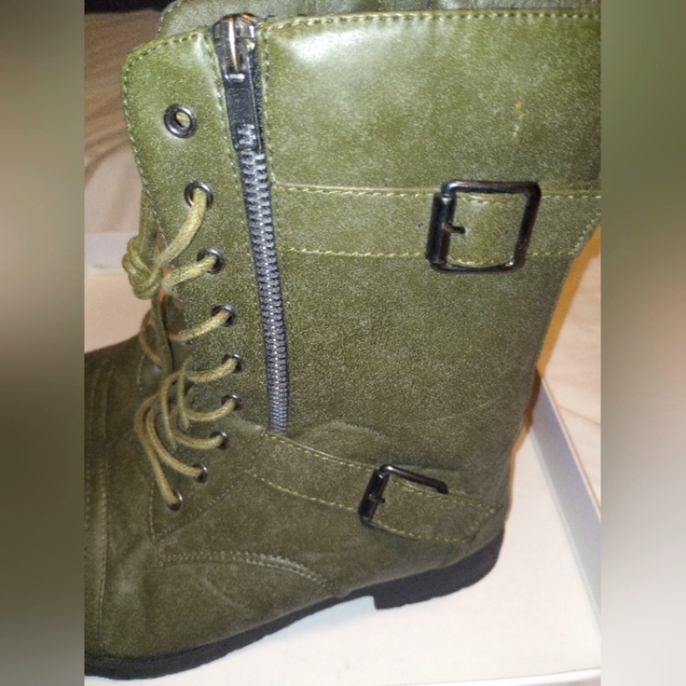 Hunter Green Boots
